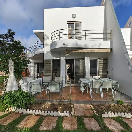 Quintaloes, 5 Mins From Old Town Албуфейра